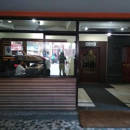 Hotel Rukmini Alwaye Kültér fotó