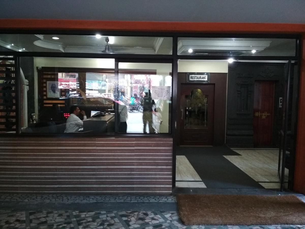 Hotel Rukmini Alwaye Kültér fotó
