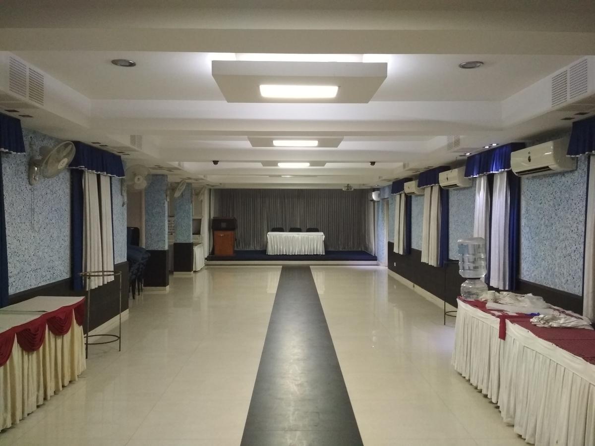 Hotel Rukmini Alwaye Kültér fotó