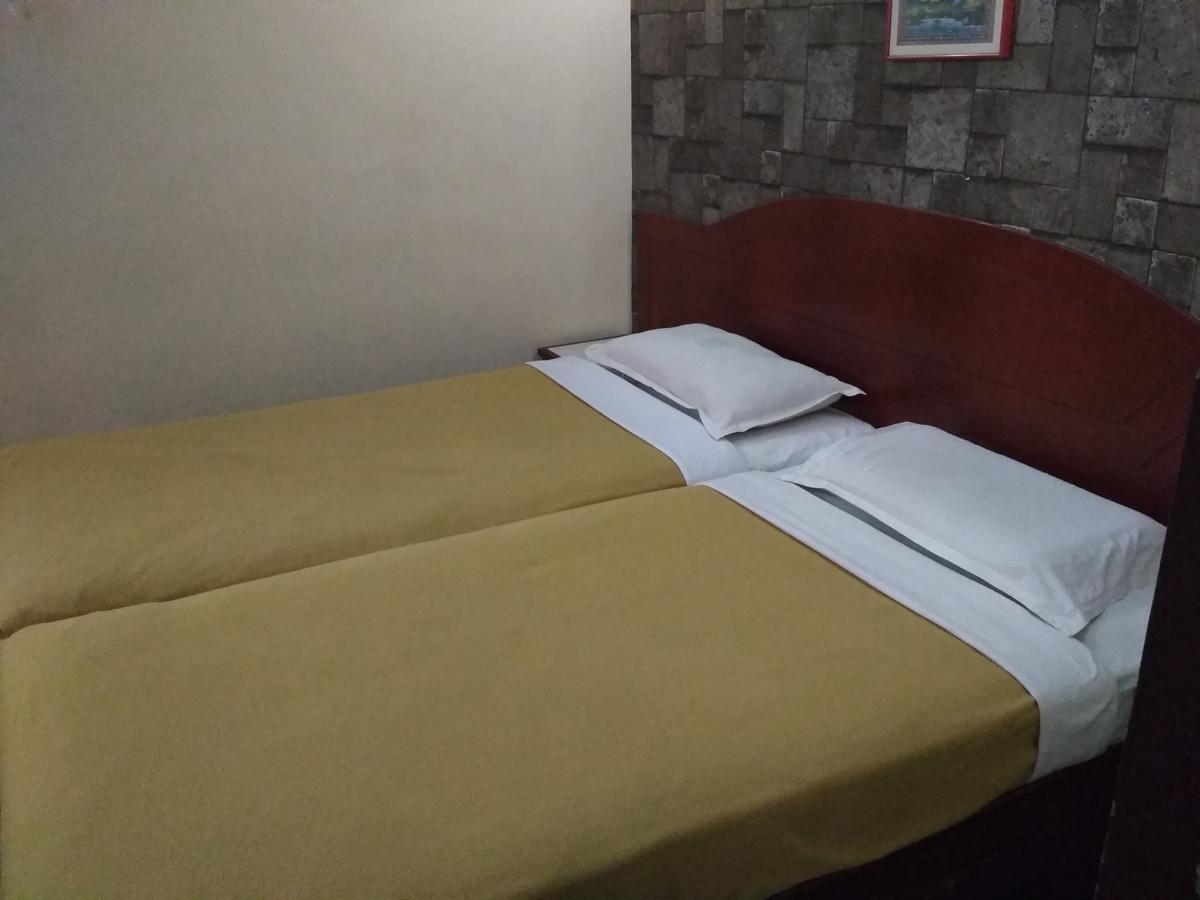 Hotel Rukmini Alwaye Kültér fotó