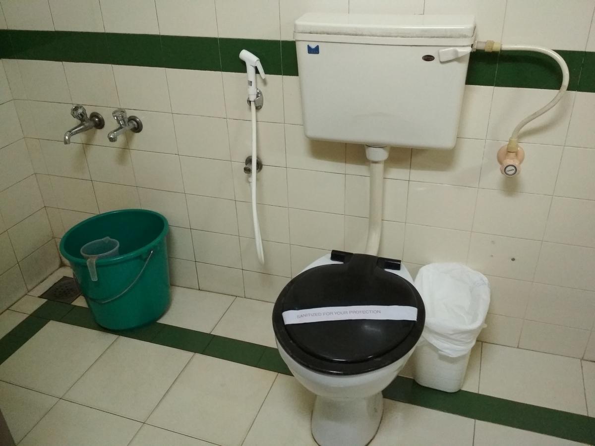 Hotel Rukmini Alwaye Kültér fotó