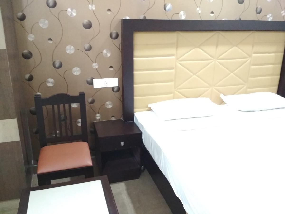 Hotel Rukmini Alwaye Kültér fotó