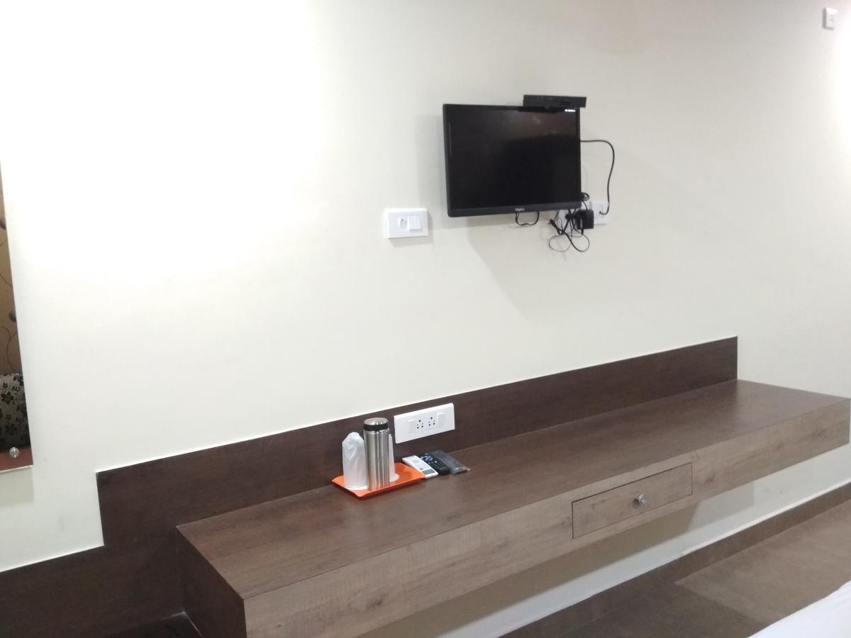 Hotel Rukmini Alwaye Kültér fotó