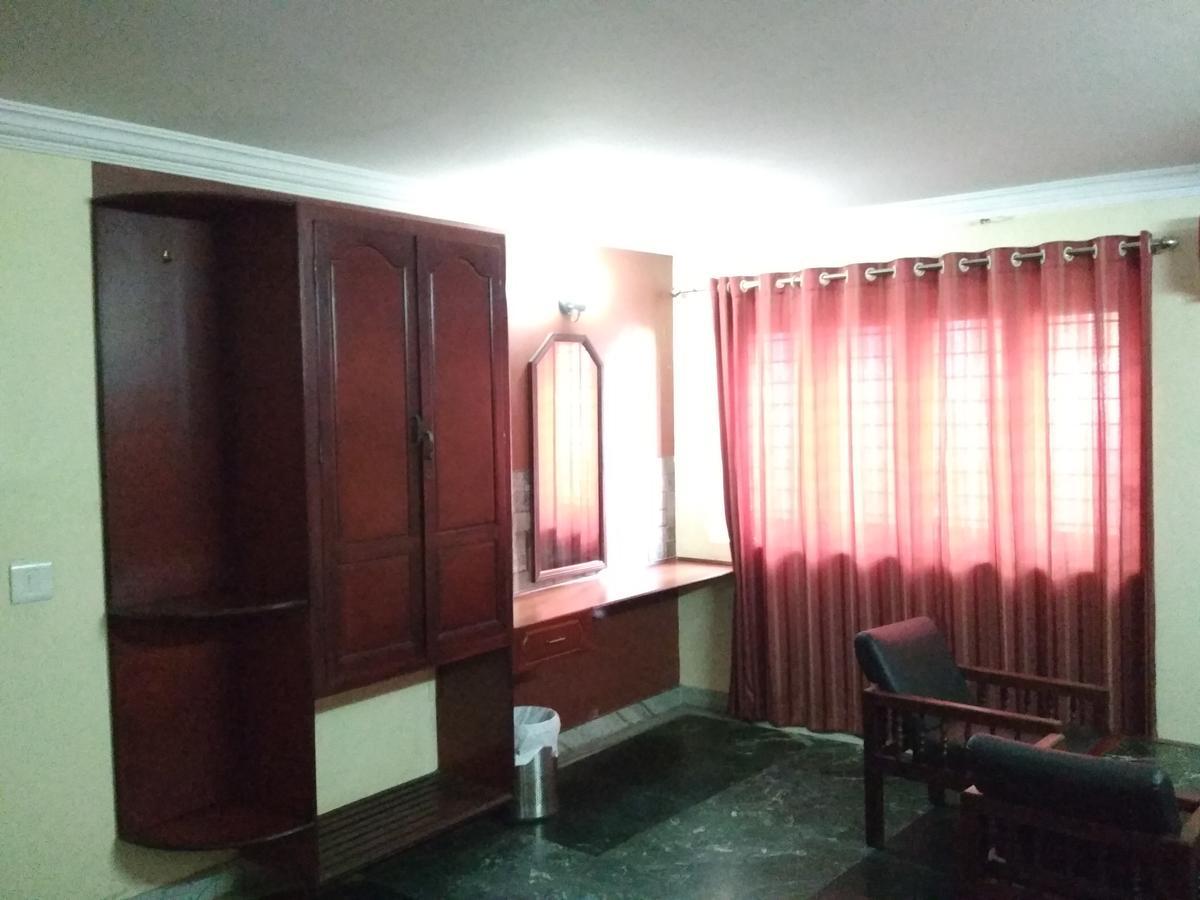 Hotel Rukmini Alwaye Kültér fotó