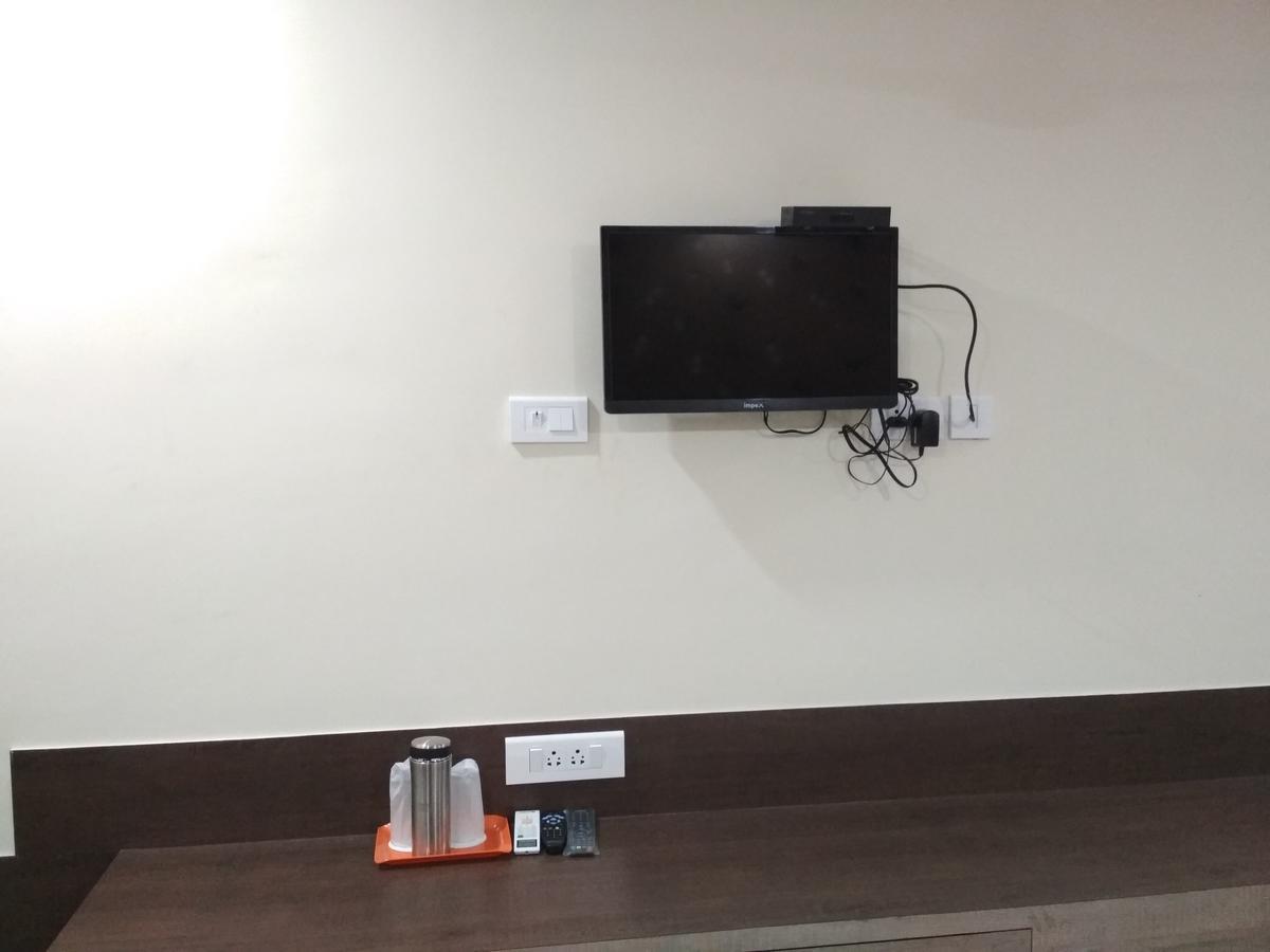 Hotel Rukmini Alwaye Kültér fotó