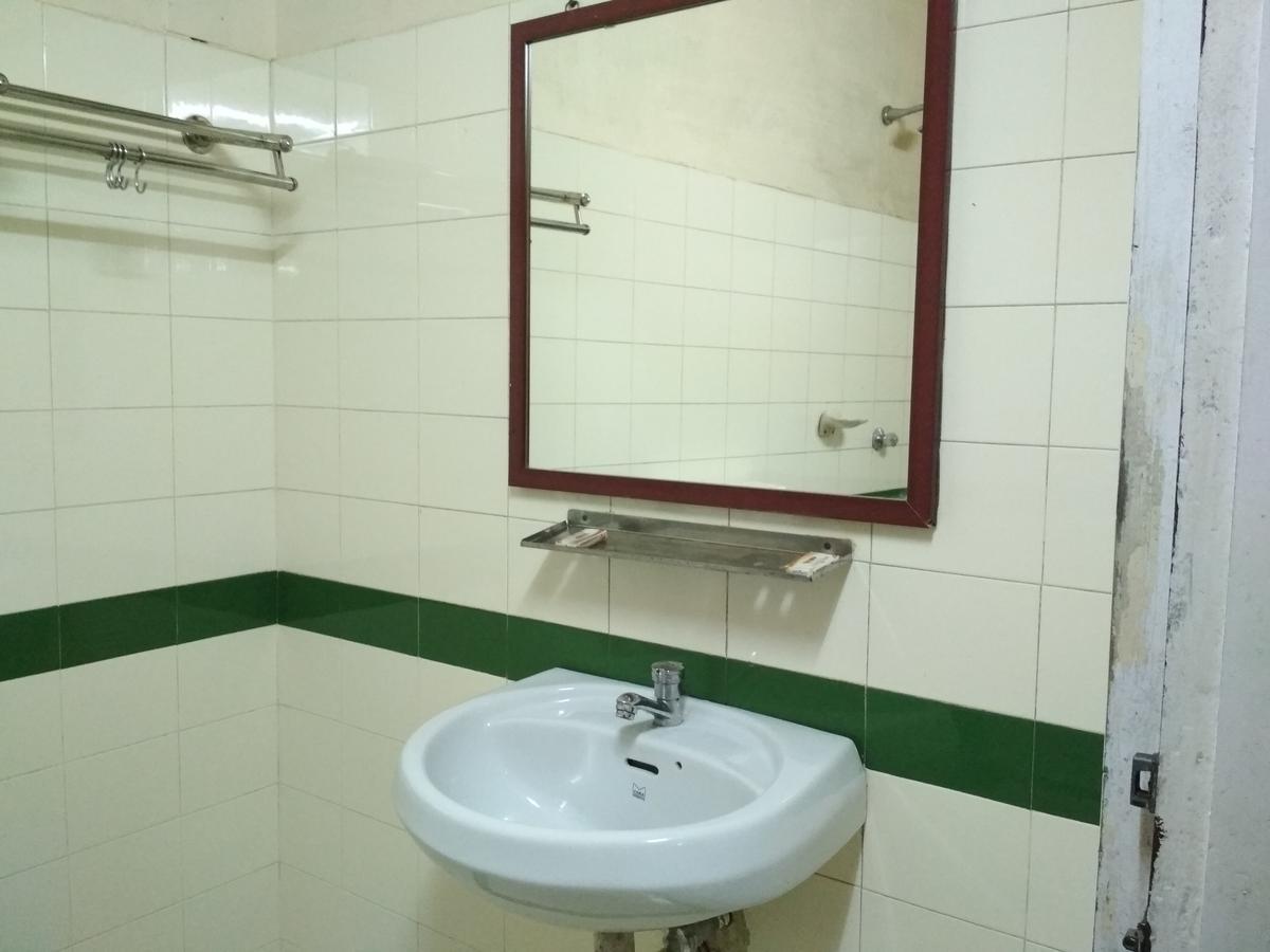 Hotel Rukmini Alwaye Kültér fotó