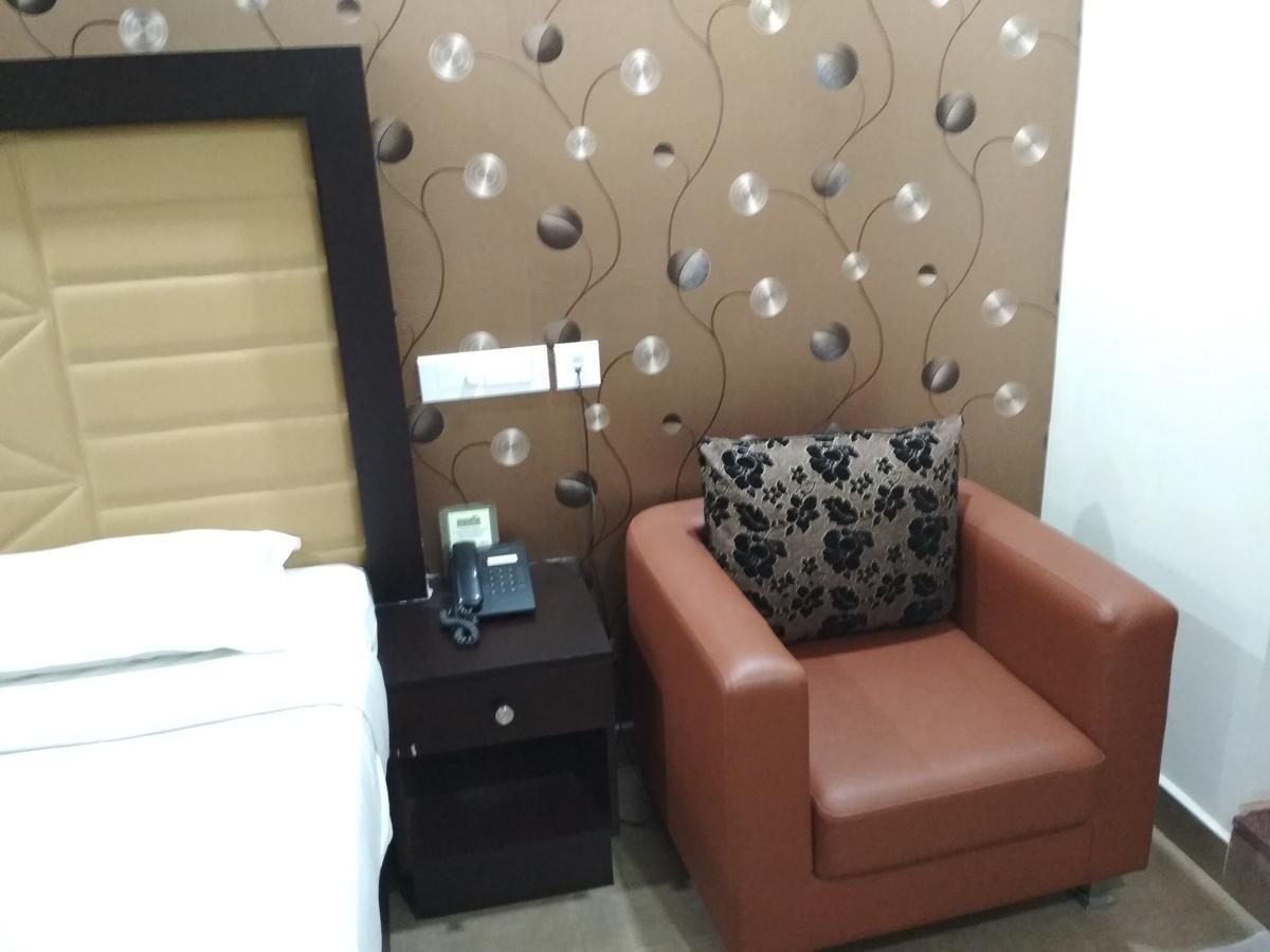 Hotel Rukmini Alwaye Kültér fotó