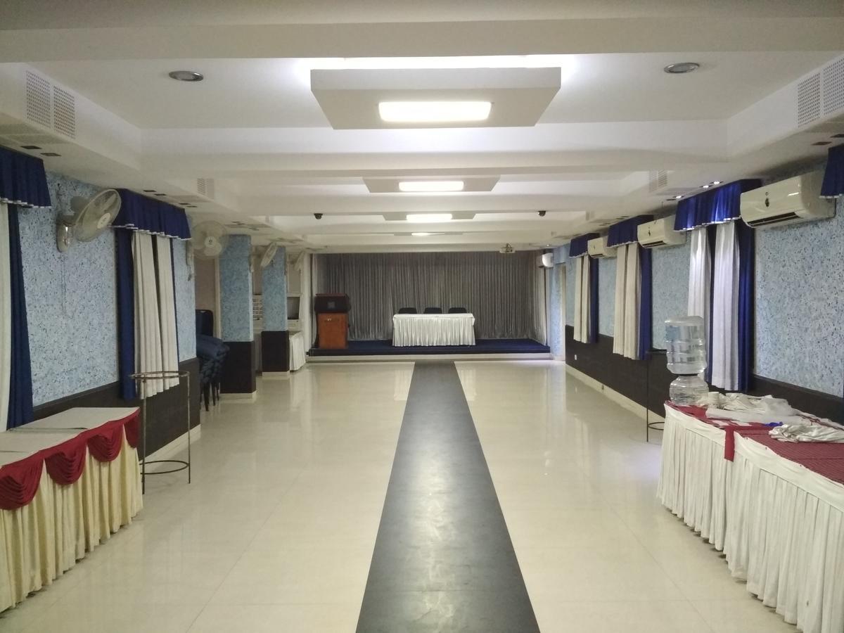Hotel Rukmini Alwaye Kültér fotó
