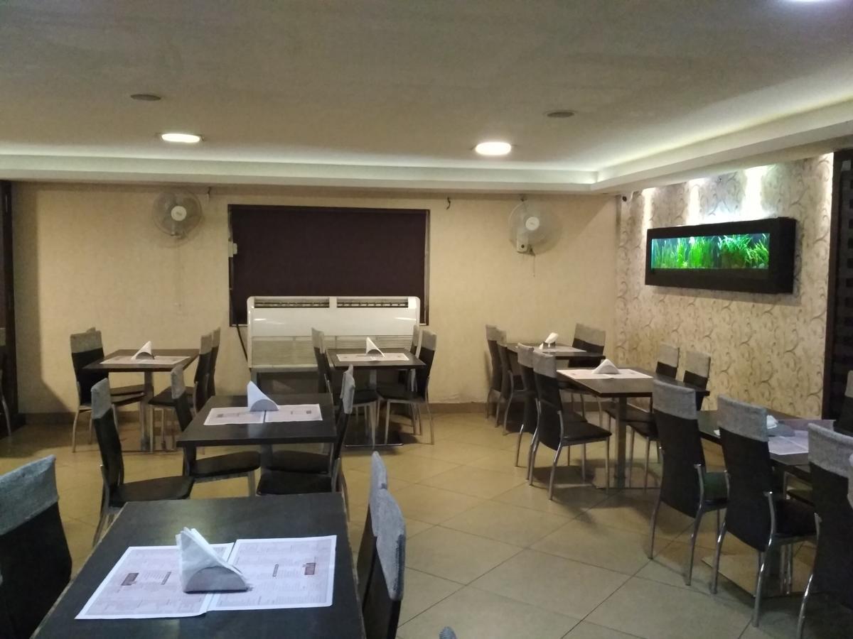 Hotel Rukmini Alwaye Kültér fotó